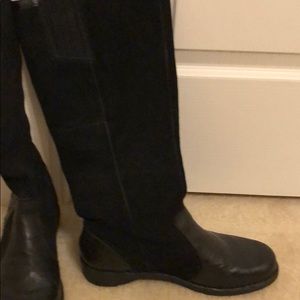 Clark’s 9W flat Suede boots